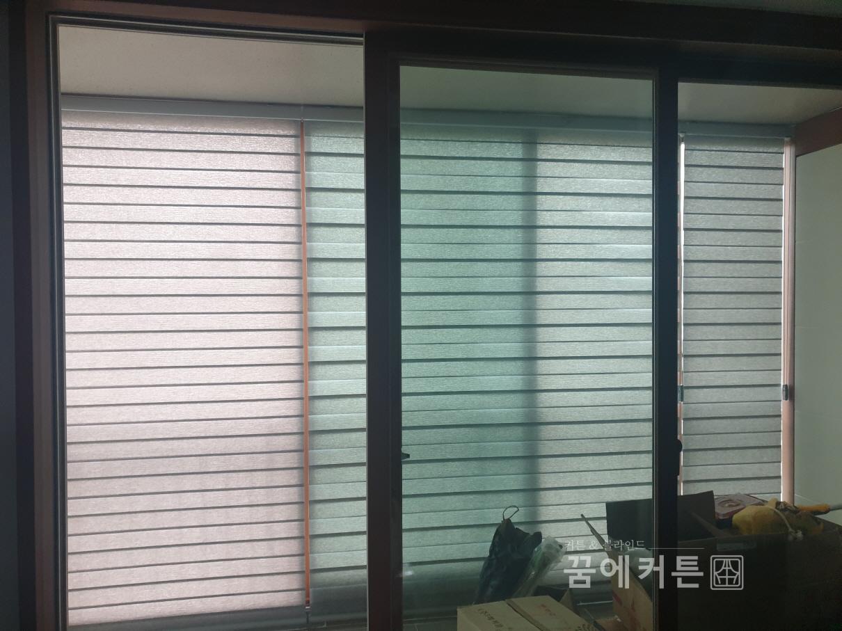 2000769928_4EVhHdTi_53ab0a66186f2a286fefc289e870fff7a470c848.jpg 이미지크게보기