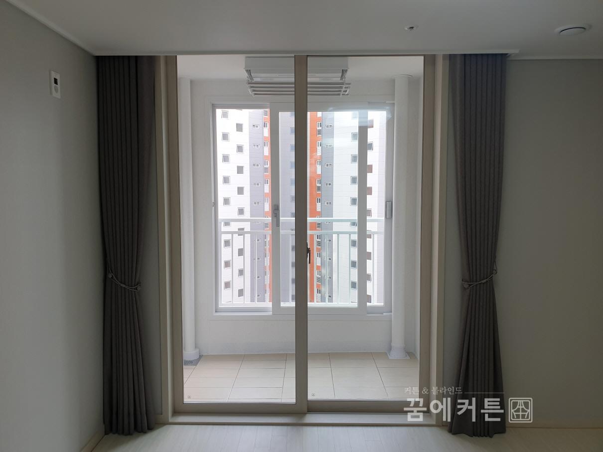 2000769928_M3rL0Viv_f5fe2b7e4383406eb8089256f885f8bf9811e8ca.jpg 이미지크게보기