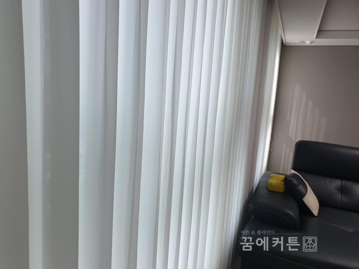 2000769928_cCF4xj08_8cc37494e3638dc4b01130a1e08a38fb1a7de3ad.jpg 이미지크게보기